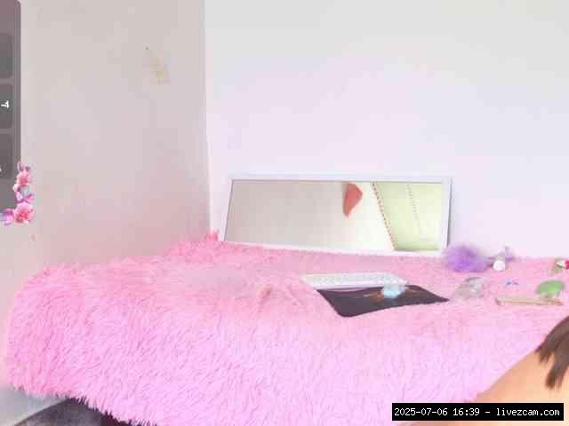 Cock Cams, Shaved White, Shaved Teens, Full Privates For 90 Tokens, American, White Te.